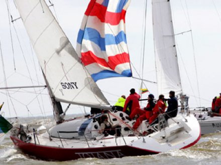 Pirmoji regata Gegužės 9-11-pilypo regata